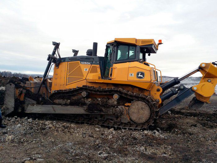 Ремонт натяжителя гусеницы John Deere 1050K