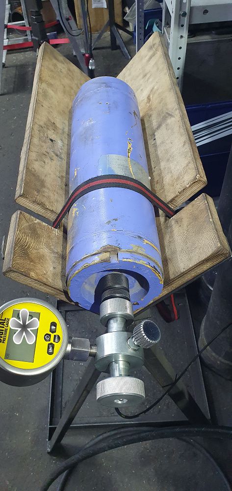 Заправка азотом ПГА крана Komatsu LW250-5